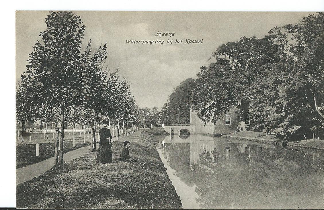 Heeze (NB), Waterspiegeling bij het Kasteel