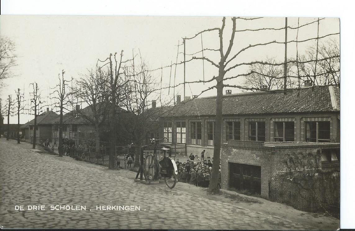 Herkingen (ZH), De drie scholen