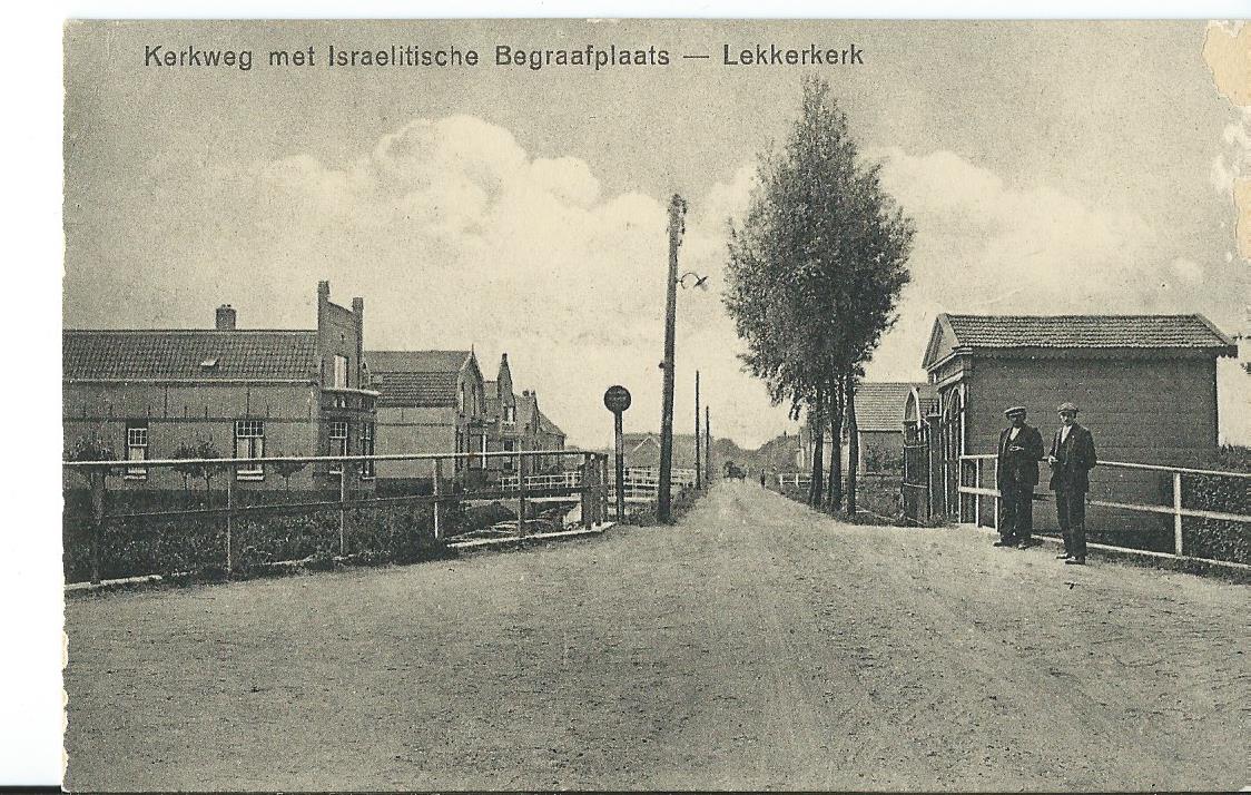 Lekkerkerk (ZH), Kerkweg met Israelitische Begraafplaats