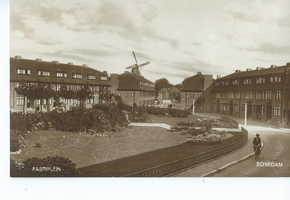 Schiedam (ZH), Fabriplein, 2712