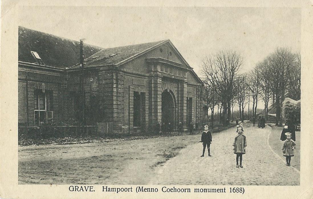 Grave (NB), Hampoort (Menno Coehoorn Monument 1688)