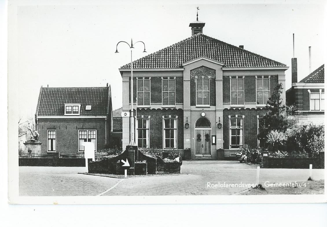 Roelofarendsveen (ZH), Gemeentehuis, 2695