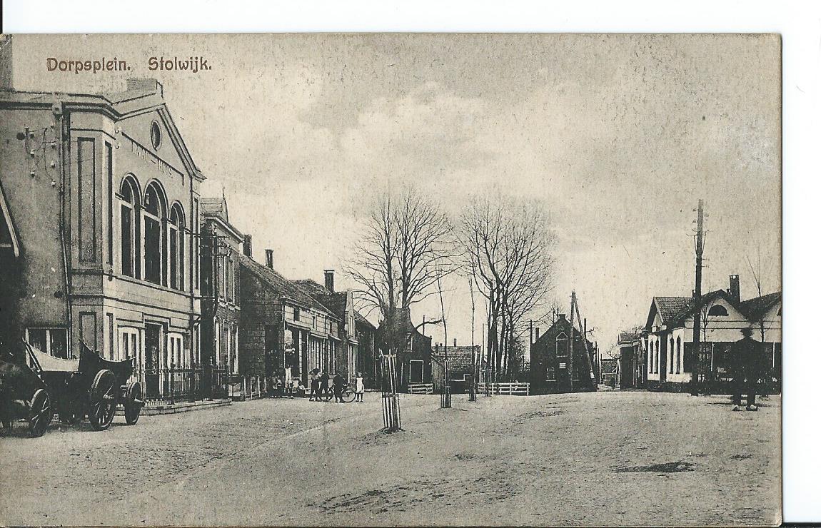 Stolwijk (ZH), Dorpsplein