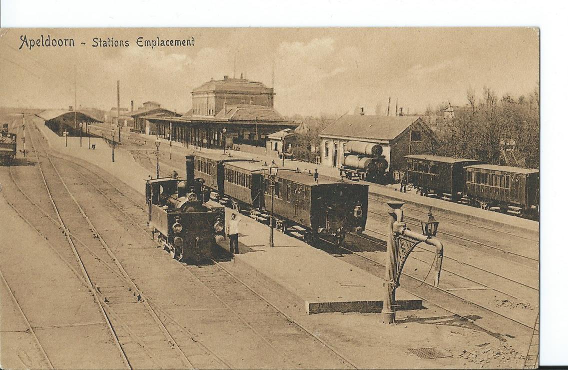 Apeldoorn (GL), Stations Emplacement