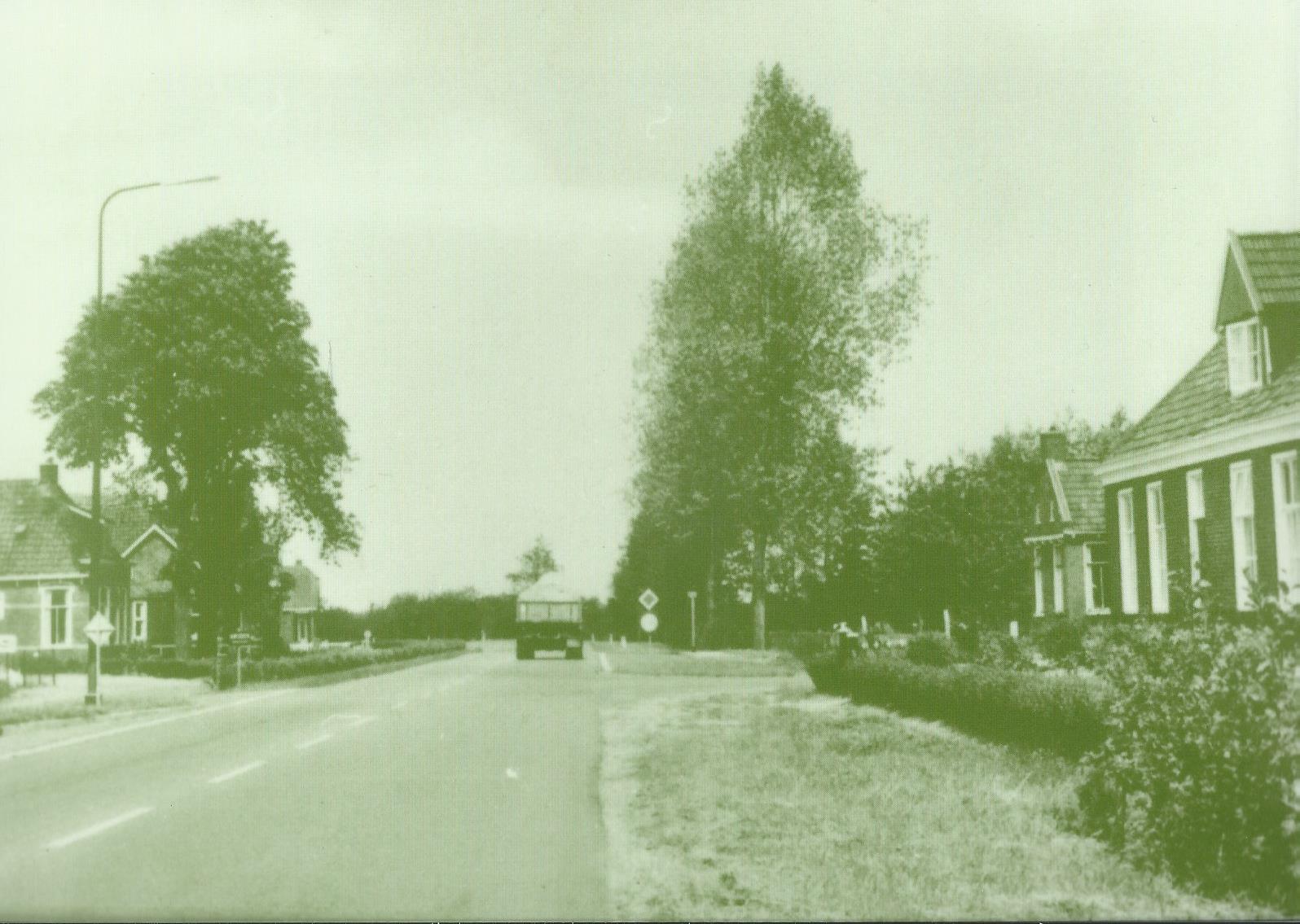 Surhuisterveen (FR), Boek: Surhuisterveen in oude ansichten