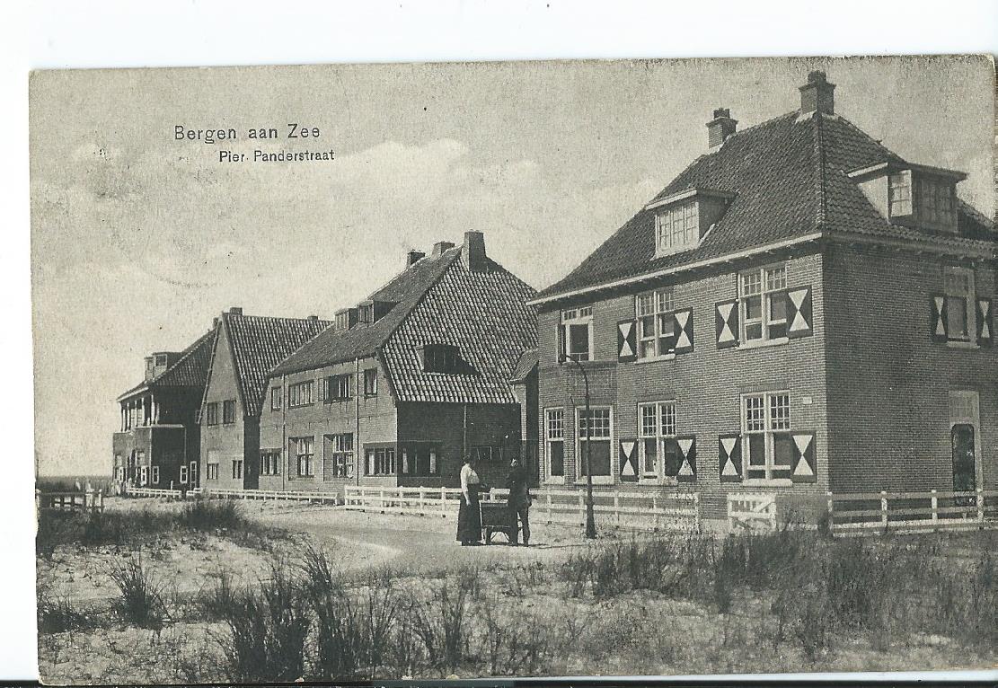 Bergen aan Zee (NH), Pier. Panderstraat, 2715