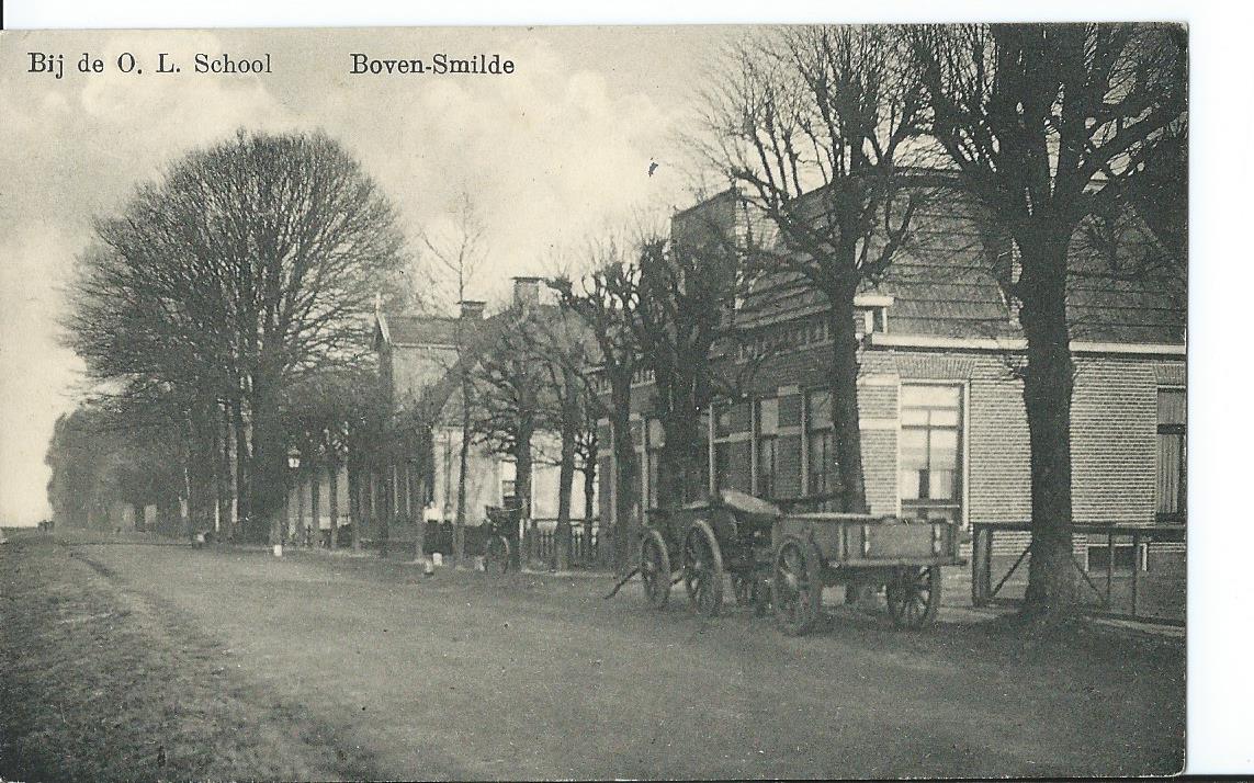 Bovensmilde (DR), Bij de O.L. School