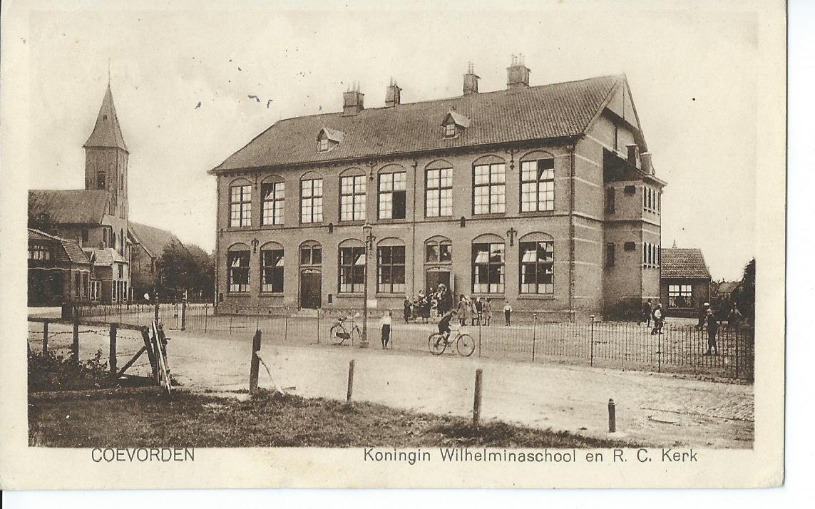 Coevorden (DR), Koningin Wilhelminaschool en R.C. Kerk