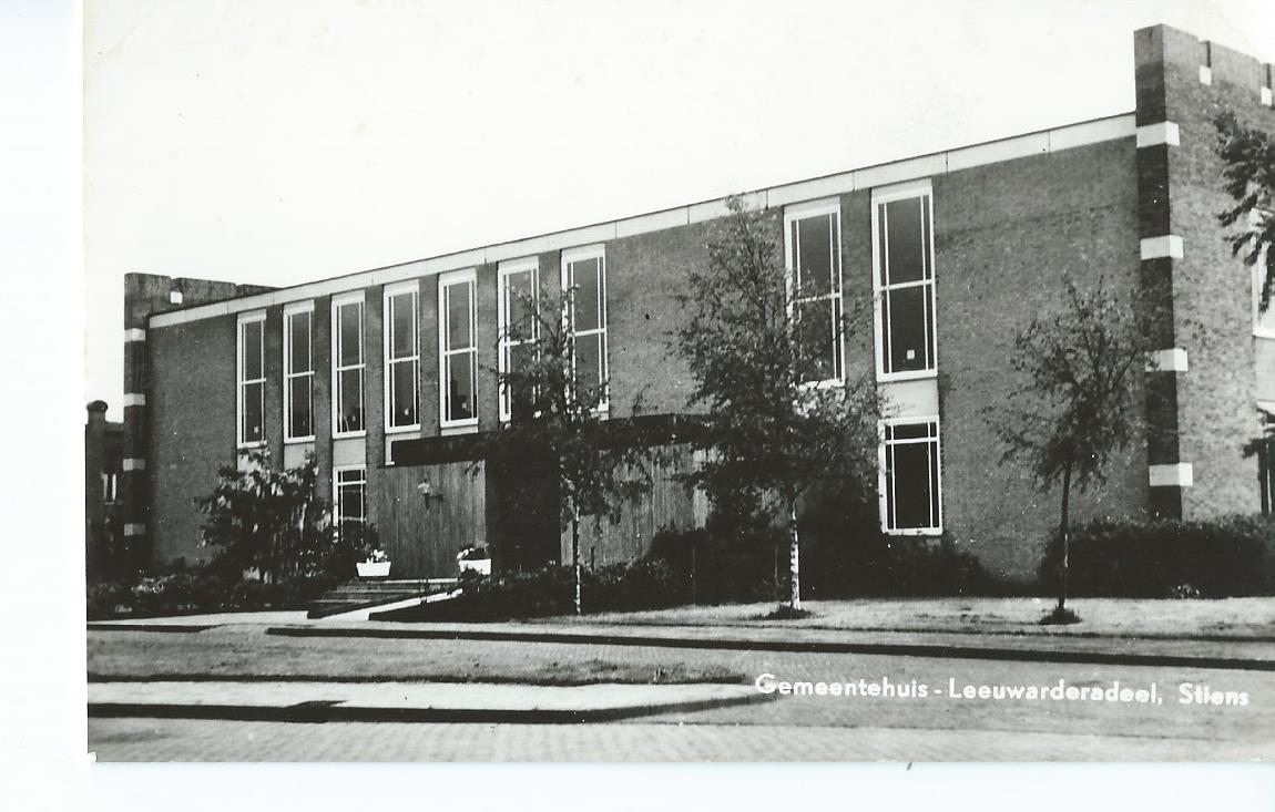 Stiens (FR), Gemeentehuis - Leeuwarderadeel