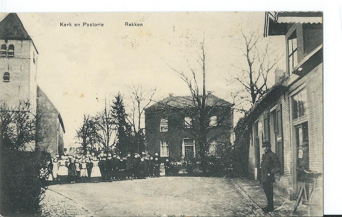 Rekken (GL), Kerk en Pastorie