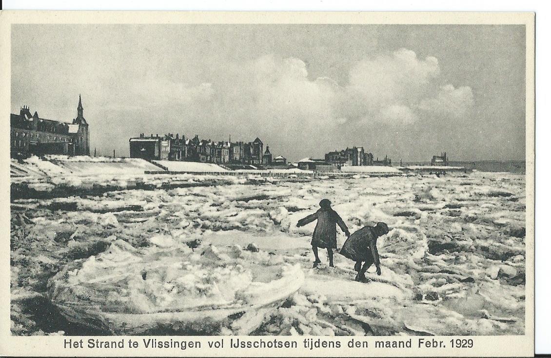 Vlissingen (ZL), Het Strand vol IJsschotsen tijdens den maand Febr. 1929