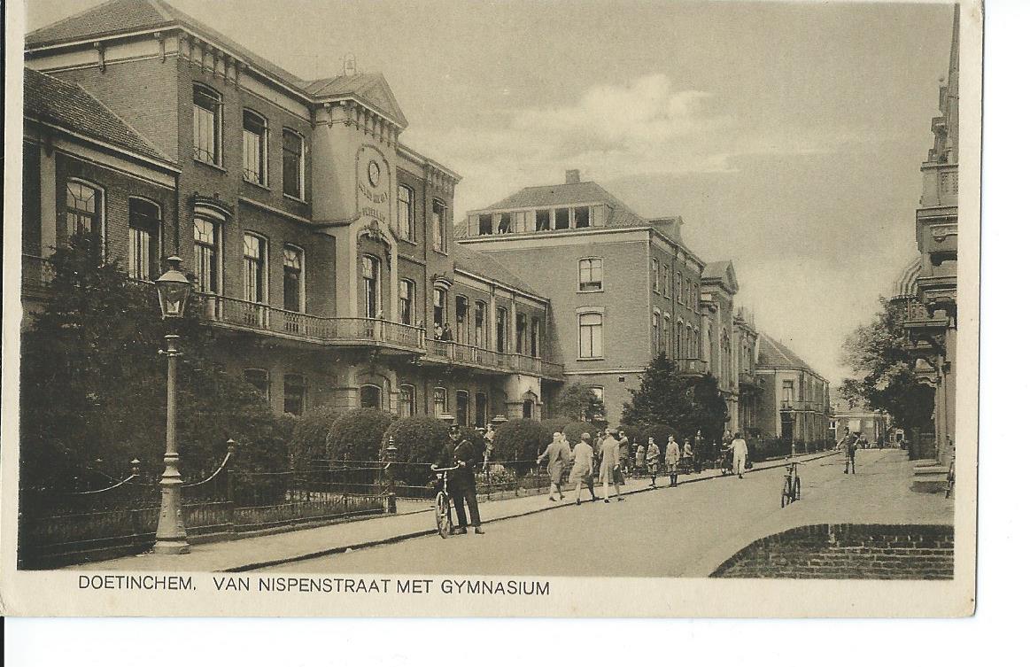 Doetinchem (GL), Van Nispenstraat met Gymnasium