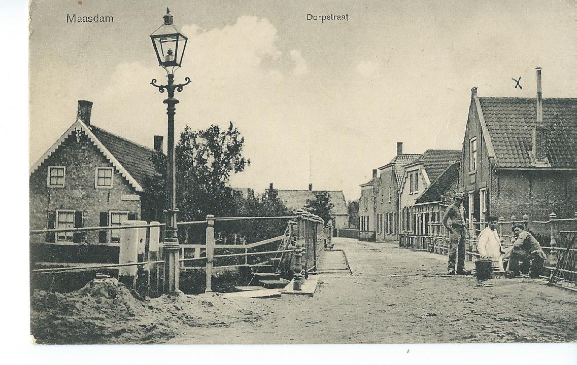 Maasdam (ZH), Dorpstraat, 2494