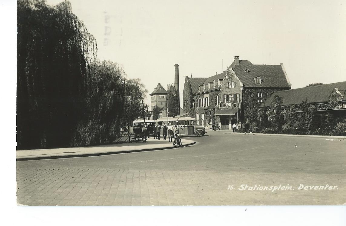 Deventer (OV), Stationsplein