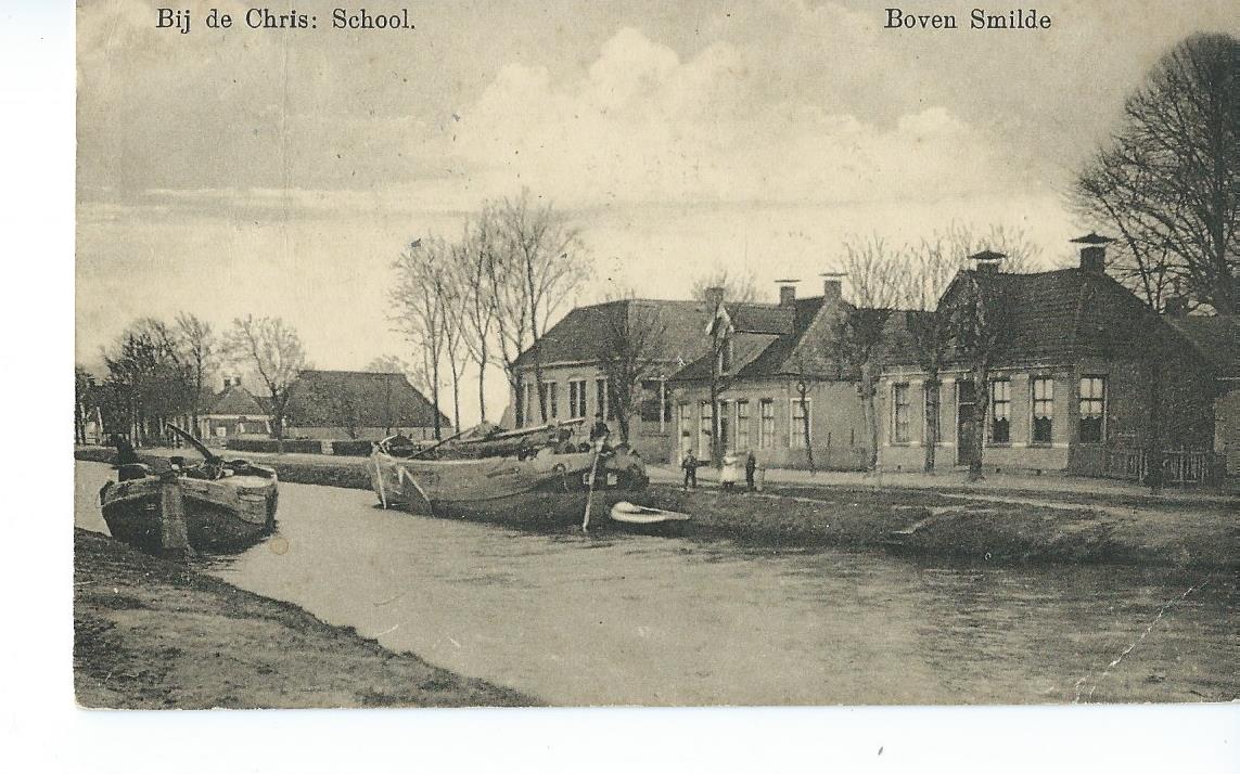 Bovensmilde (DR), Bij de Chris. School