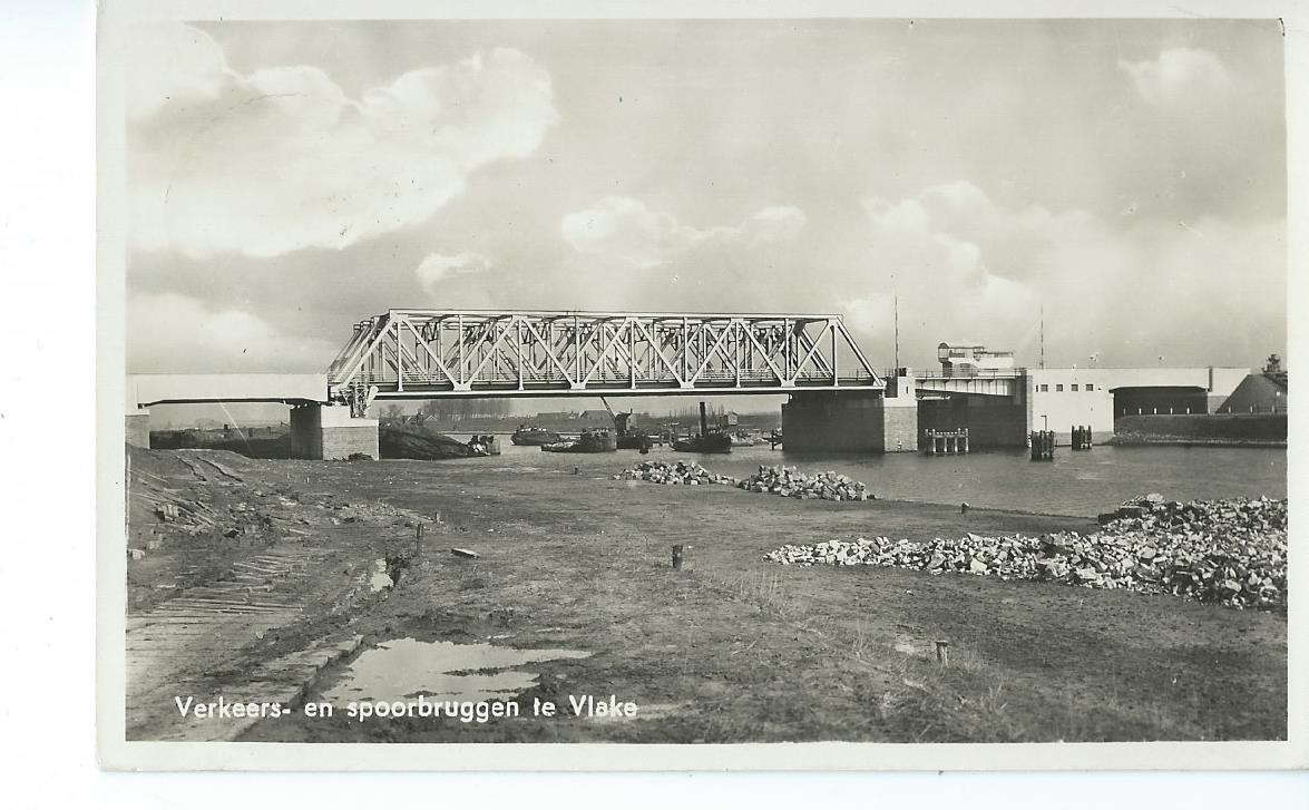 Vlake (ZL), Verkeers- en spoorbruggen