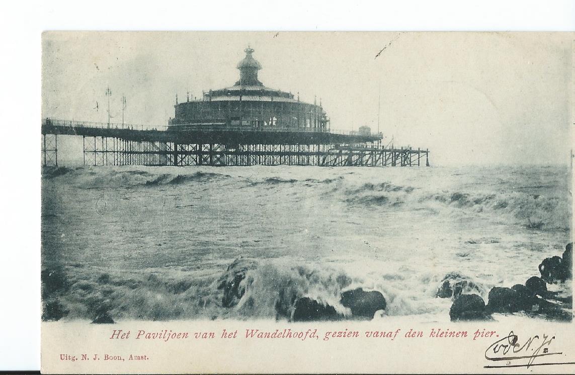 Scheveningen (ZH),  Het Paviljoen van het Wandelhoofd, gezien vanaf den kleinen pier