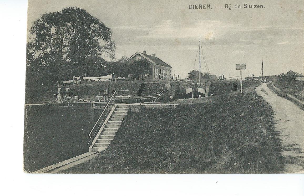 Dieren (GL), Bij de Sluizen