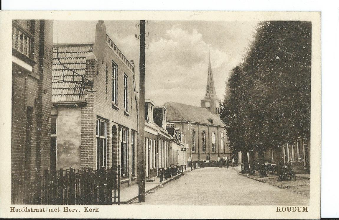 Koudum (FR), Hoofdstraat met Herv. Kerk