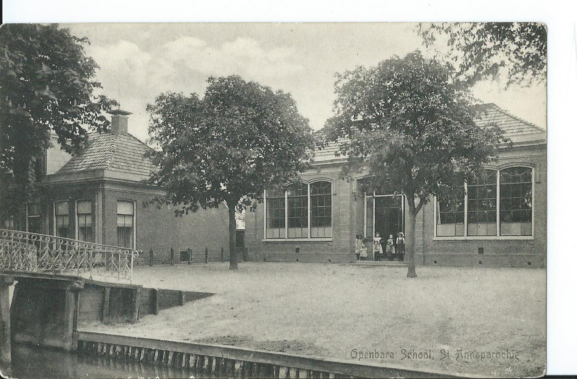 Sint Annaparochie (FR), Openbare School