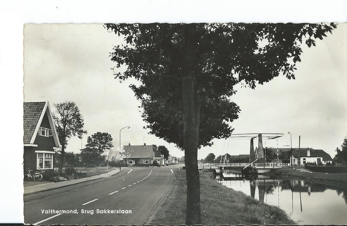 Valthermond (DR), Brug Bakkerslaan