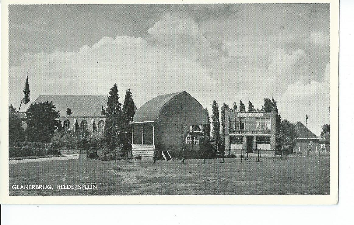 Glanerbrug (OV), Heldersplein