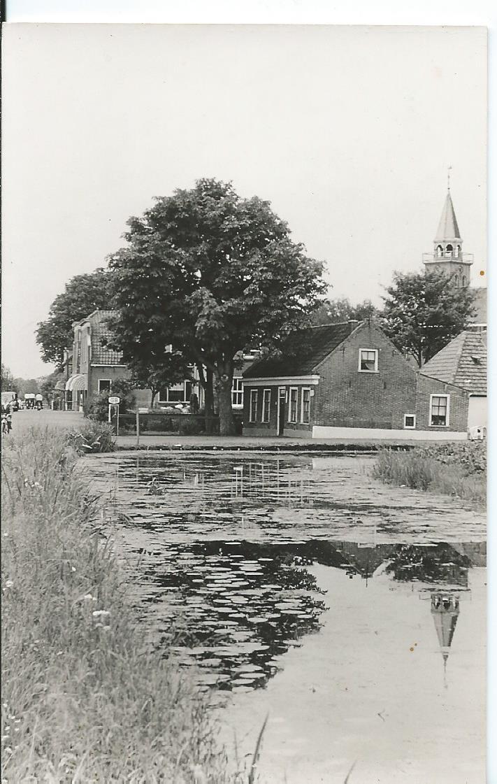 Sluipwijk (ZH), Dorp met Ned. Herv. Kerk, 2696