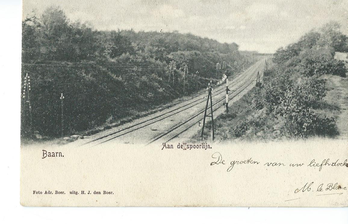 Baarn (UT), Aan de spoorlijn