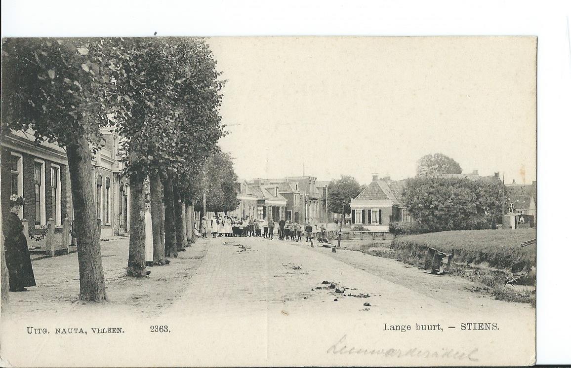 Stiens (FR), Lange buurt
