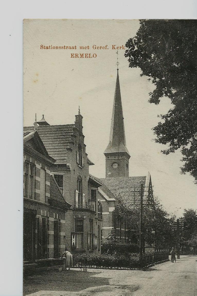 Ermelo (GL), Stationsstraat met Geref. Kerk - 2336