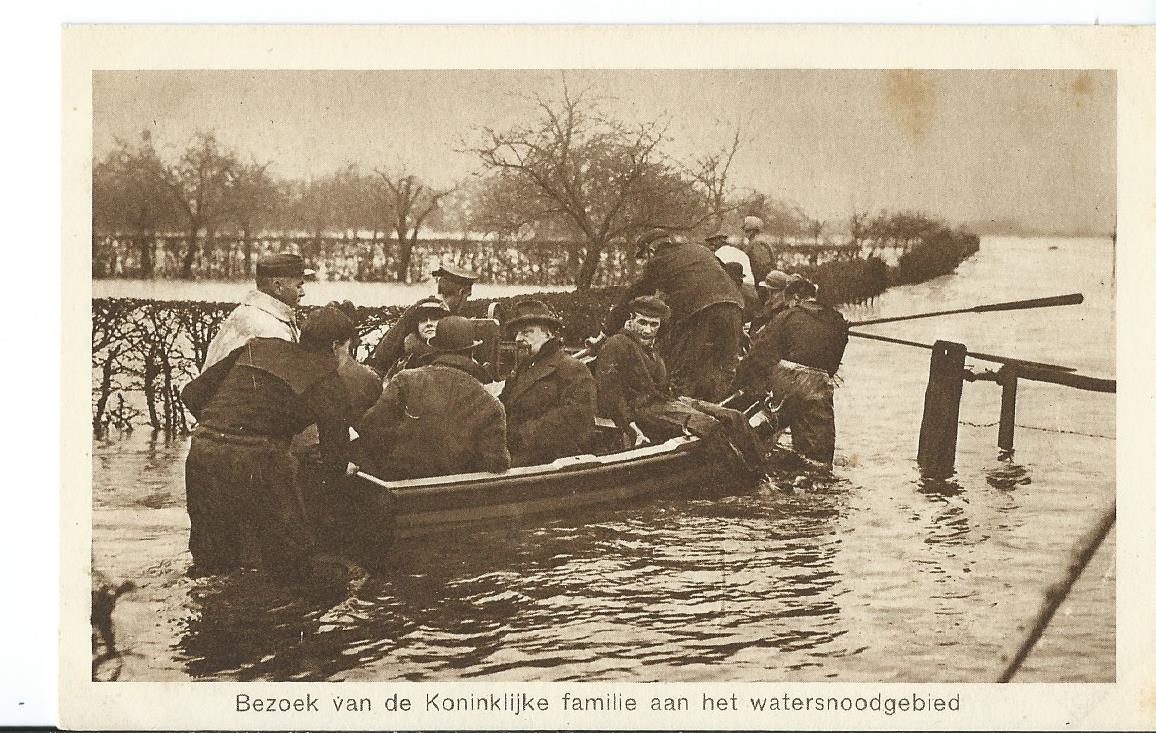 Roermond (LB), Bezoek van de Koninklijke familie aan het watersnoodgebied