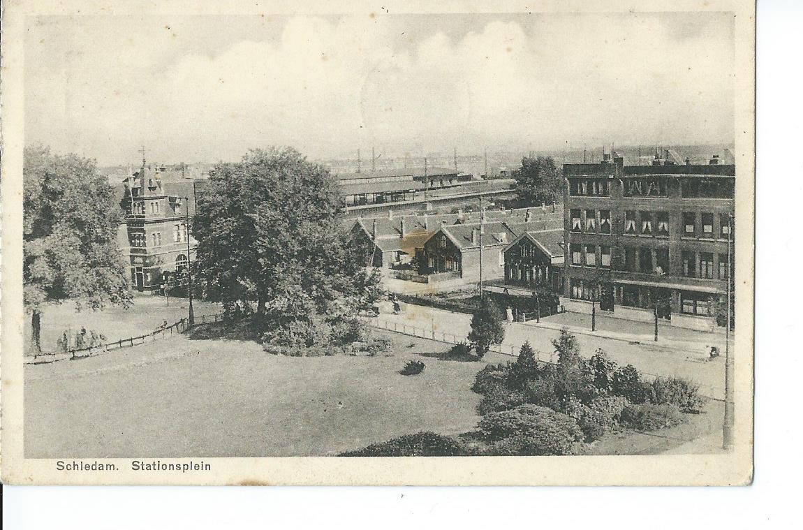Schiedam (ZH), Stationsplein